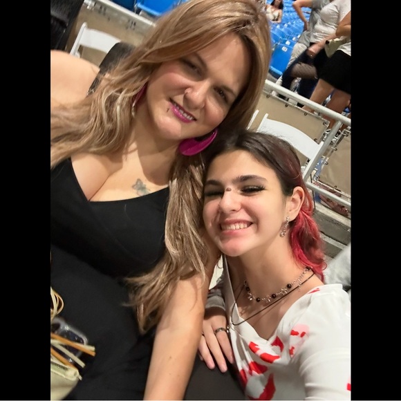 Going Live Now!! Fun times and Giveaways!! - Picture 5 of 7